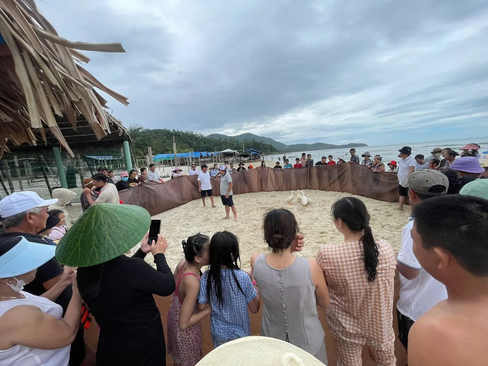 Hoạt động cộng đồng trên bãi biển